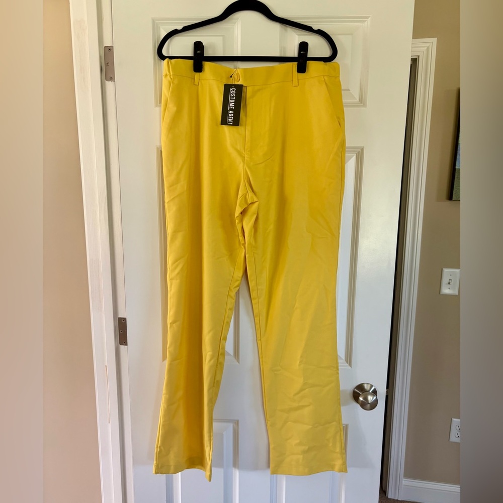 Men's Yellow Costume Suit with Polka Dot Tie and Pointed Hat - Picture 5 of 8